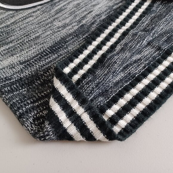 NHL Montreal Canadians Fan Sweater - Picture 5 of 16